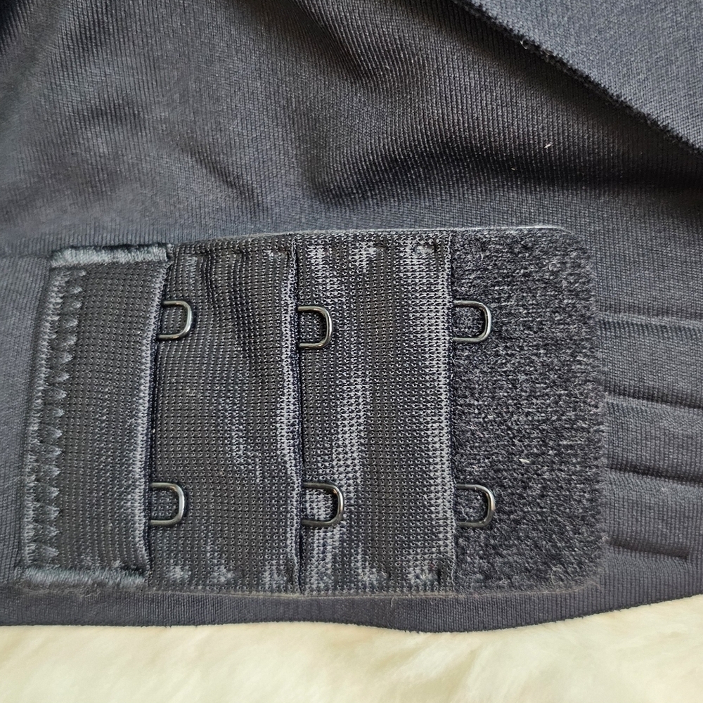 High Support Embossed Racerback Run Sports Bra | All In Motion | Black 4X - Picture 7 of 9